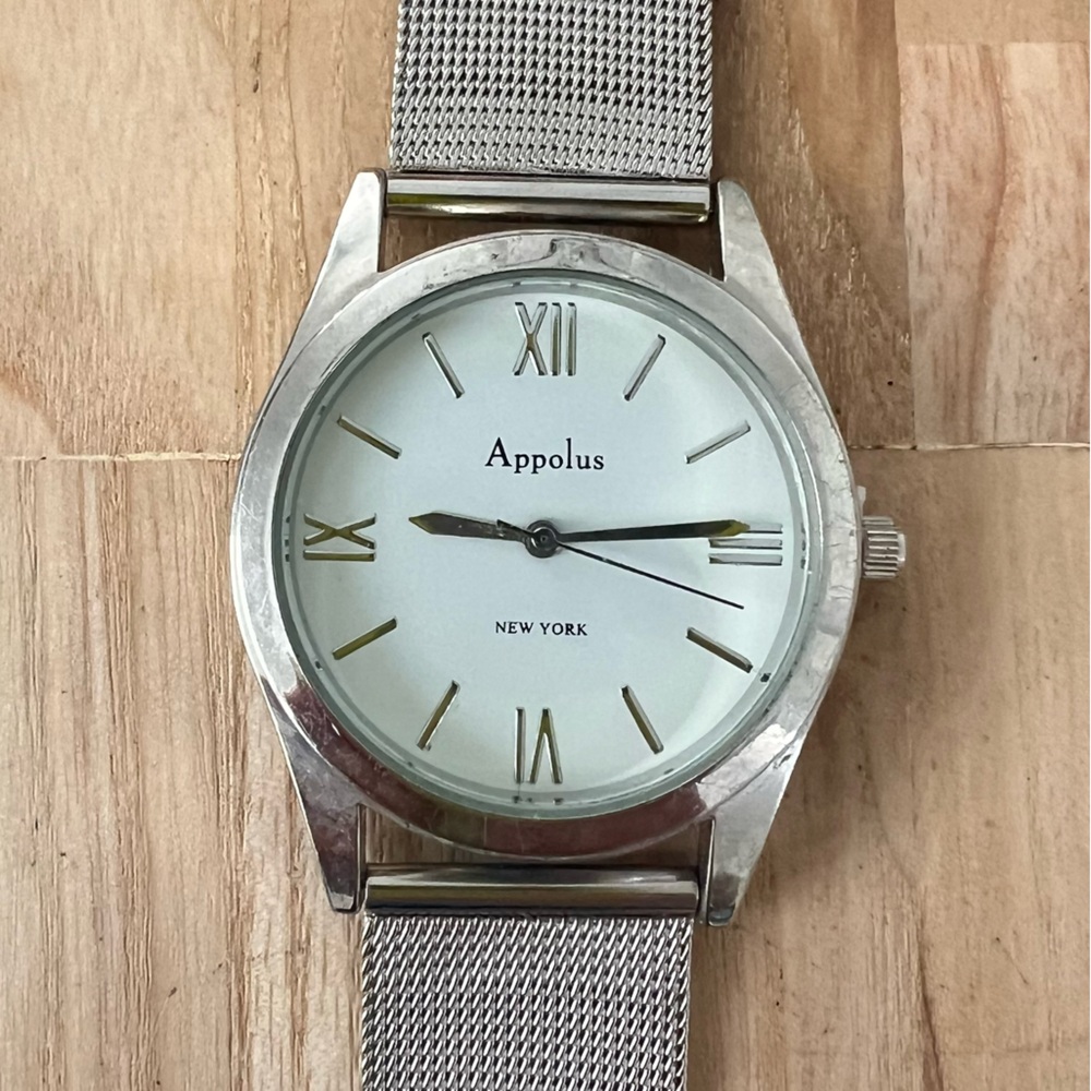 Appolus New York silver tone ladies watch NEW BATTERY